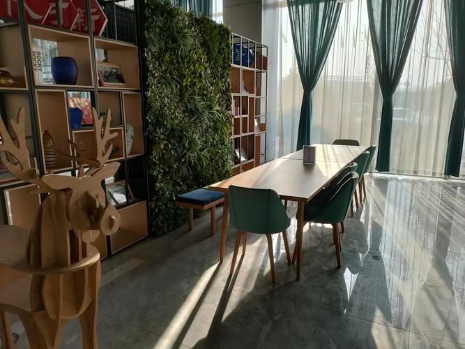 张美菊,公司经营范围包括:教育信息咨询服务,文化艺术教育